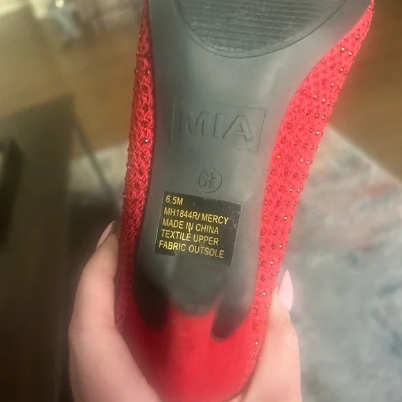 MIA red mercy boots - Picture 2 of 6